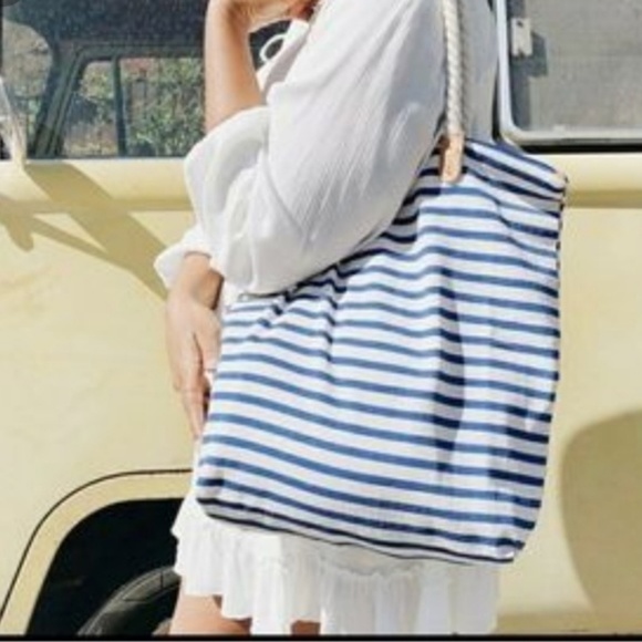 Sold!Summer & Rose brittany tote - Picture 2 of 2